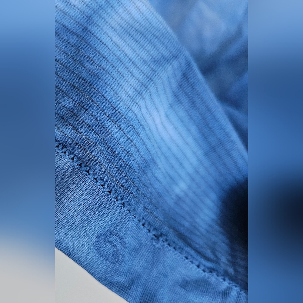 Lululemon Blue Workout Top Energy Creates Energy - Picture 2 of 3